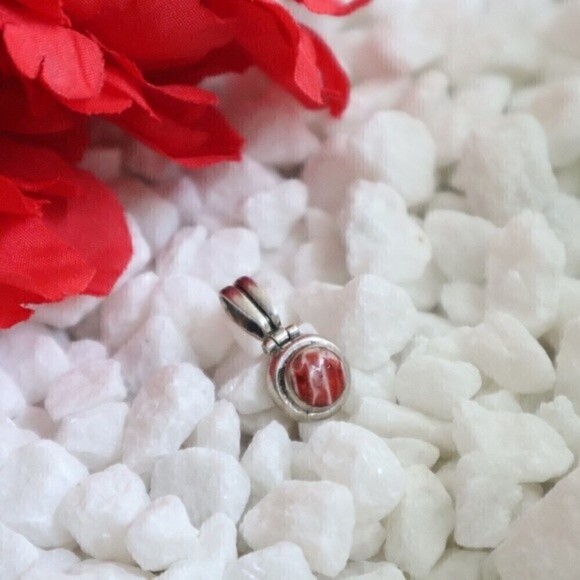 950 Sterling‎ Silver Pendant Red Spondylus Inlay
